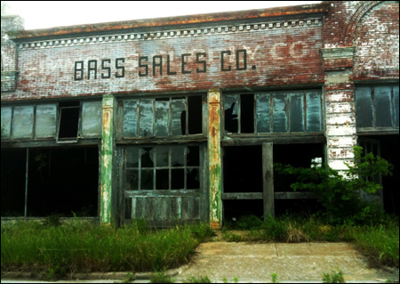 A run-down building in Cairo, Illinois.